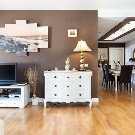 Dorina - Vivienda Vacacional Con Piscina Privada ลาโอโรตาวา ภายนอก รูปภาพ