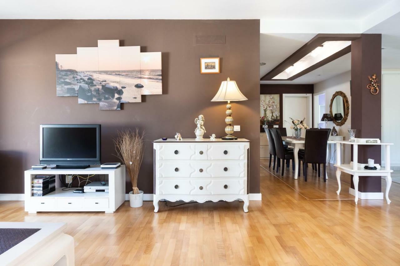 Dorina - Vivienda Vacacional Con Piscina Privada ลาโอโรตาวา ภายนอก รูปภาพ