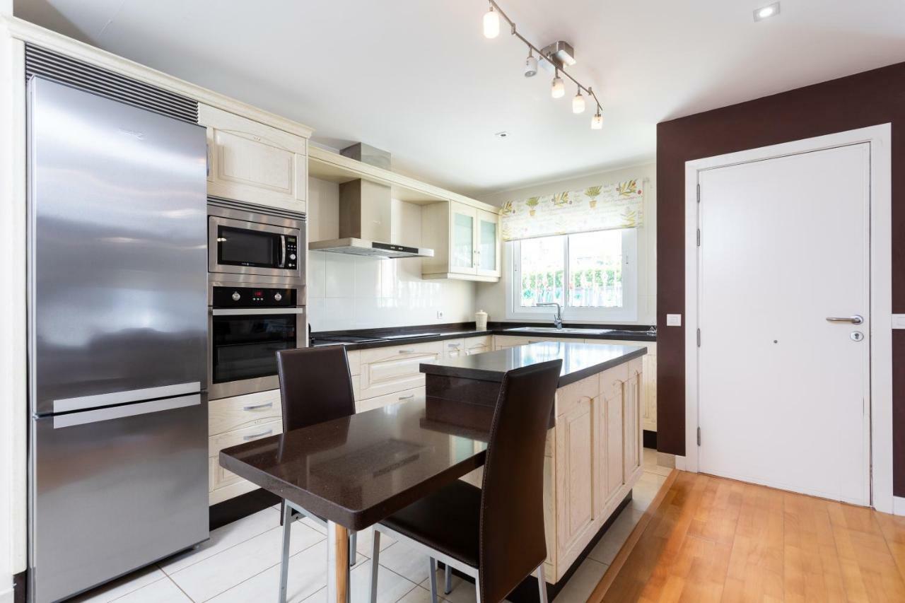 Dorina - Vivienda Vacacional Con Piscina Privada ลาโอโรตาวา ภายนอก รูปภาพ