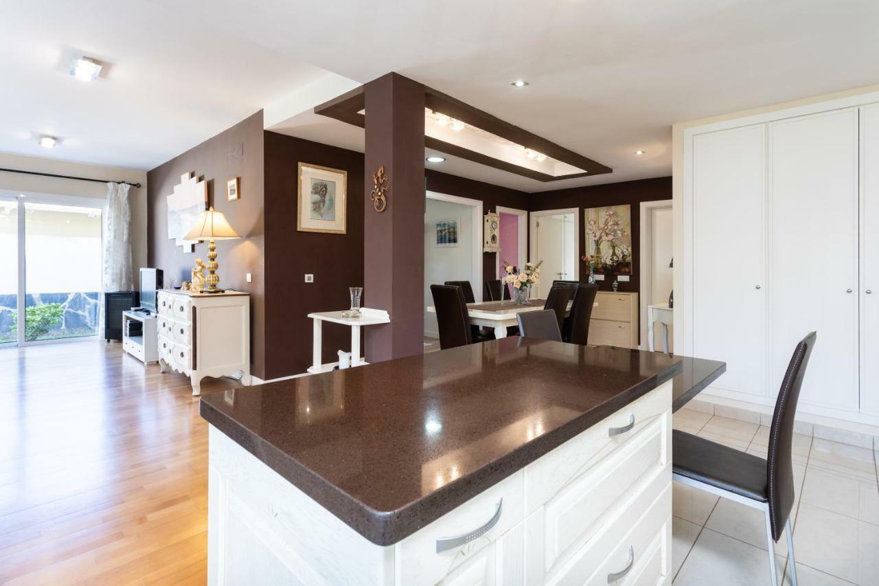 Dorina - Vivienda Vacacional Con Piscina Privada ลาโอโรตาวา ภายนอก รูปภาพ
