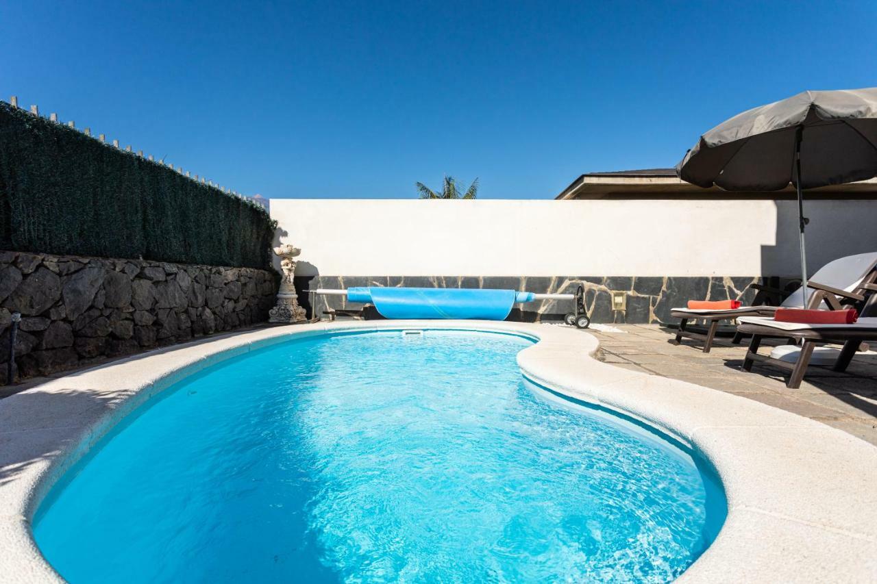 Dorina - Vivienda Vacacional Con Piscina Privada ลาโอโรตาวา ภายนอก รูปภาพ