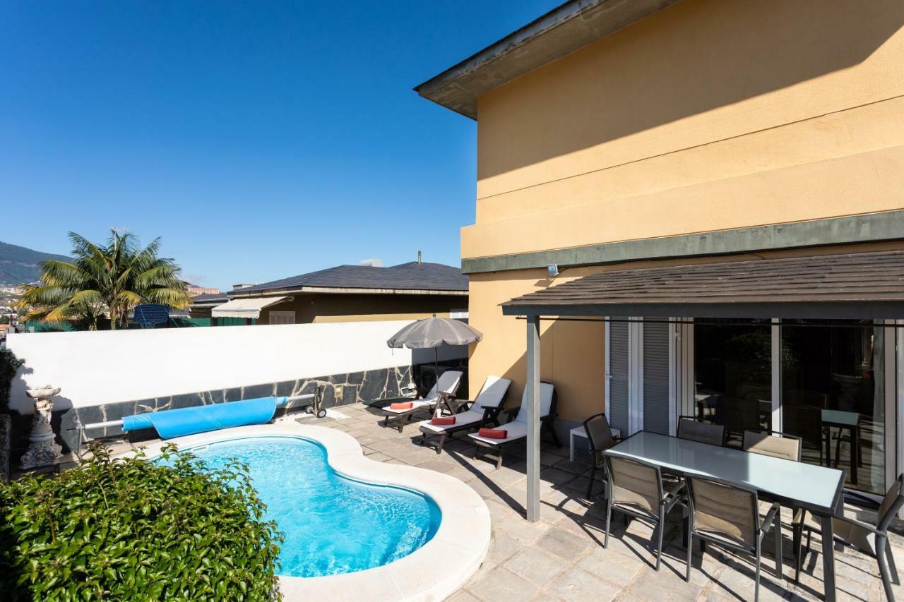 Dorina - Vivienda Vacacional Con Piscina Privada ลาโอโรตาวา ภายนอก รูปภาพ