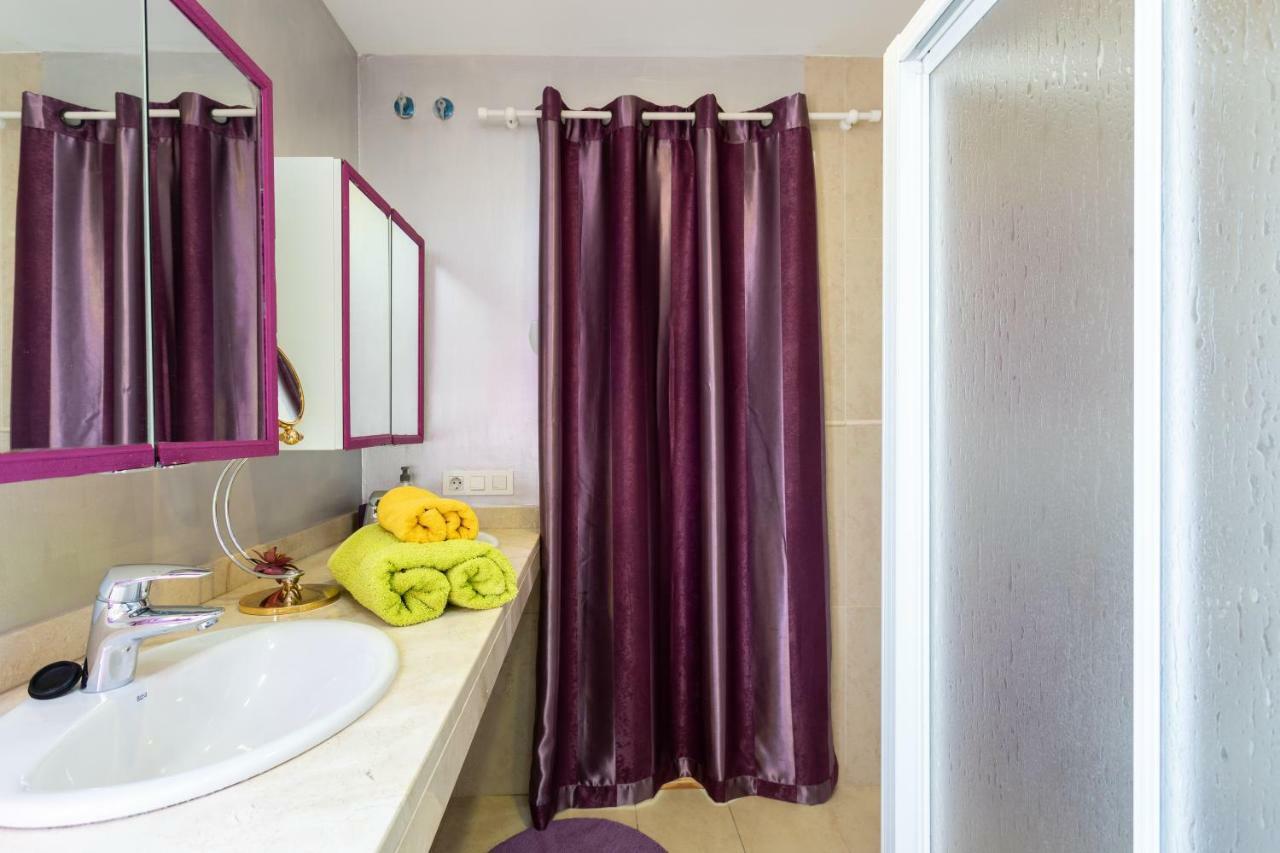 Dorina - Vivienda Vacacional Con Piscina Privada ลาโอโรตาวา ภายนอก รูปภาพ