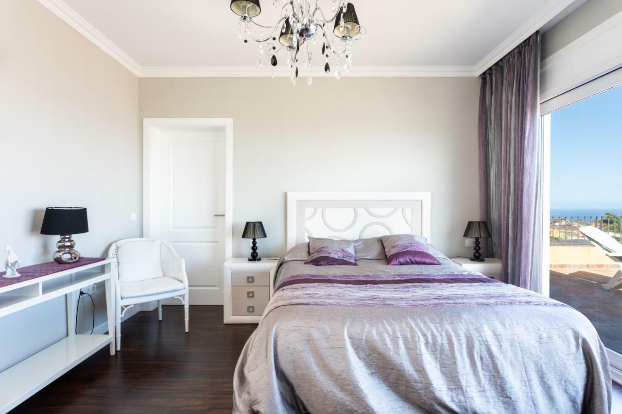 Dorina - Vivienda Vacacional Con Piscina Privada ลาโอโรตาวา ภายนอก รูปภาพ