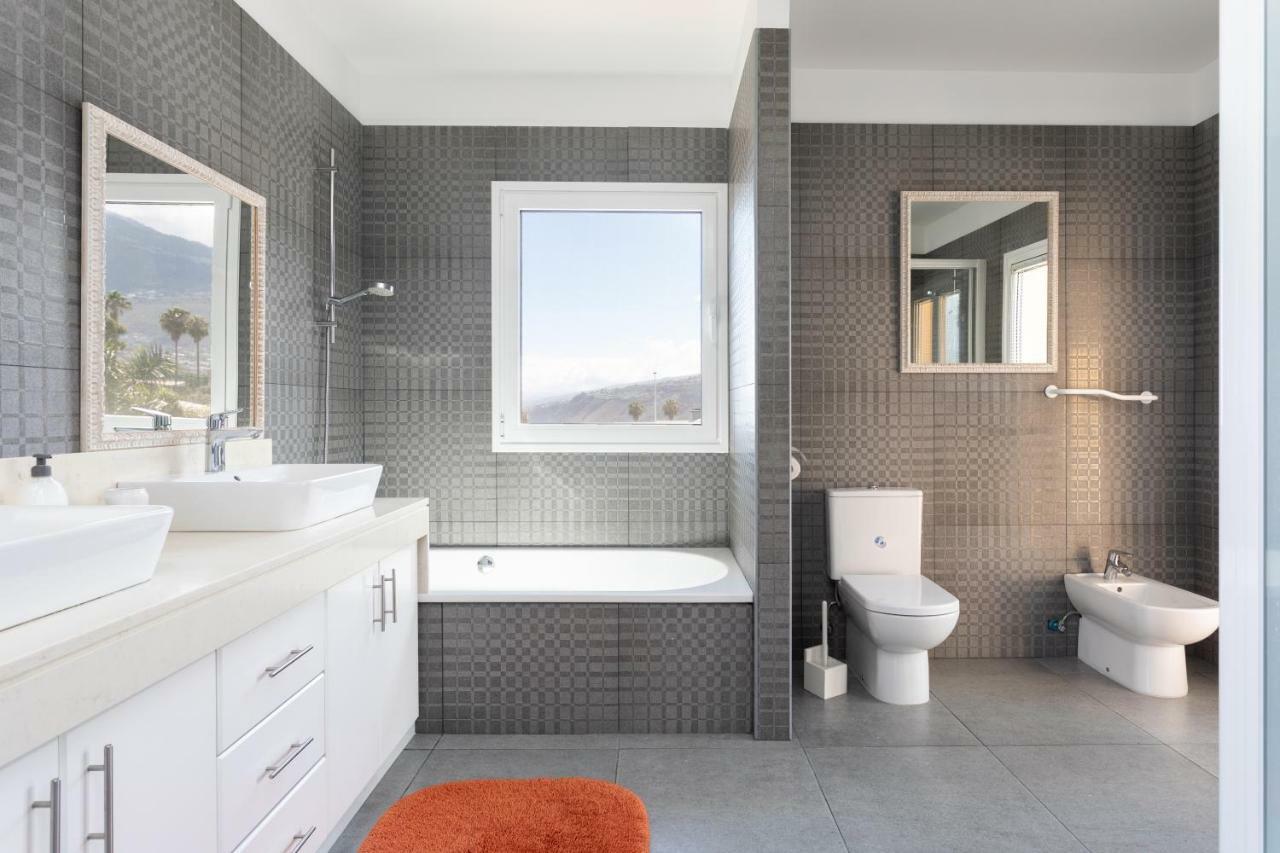 Dorina - Vivienda Vacacional Con Piscina Privada ลาโอโรตาวา ภายนอก รูปภาพ